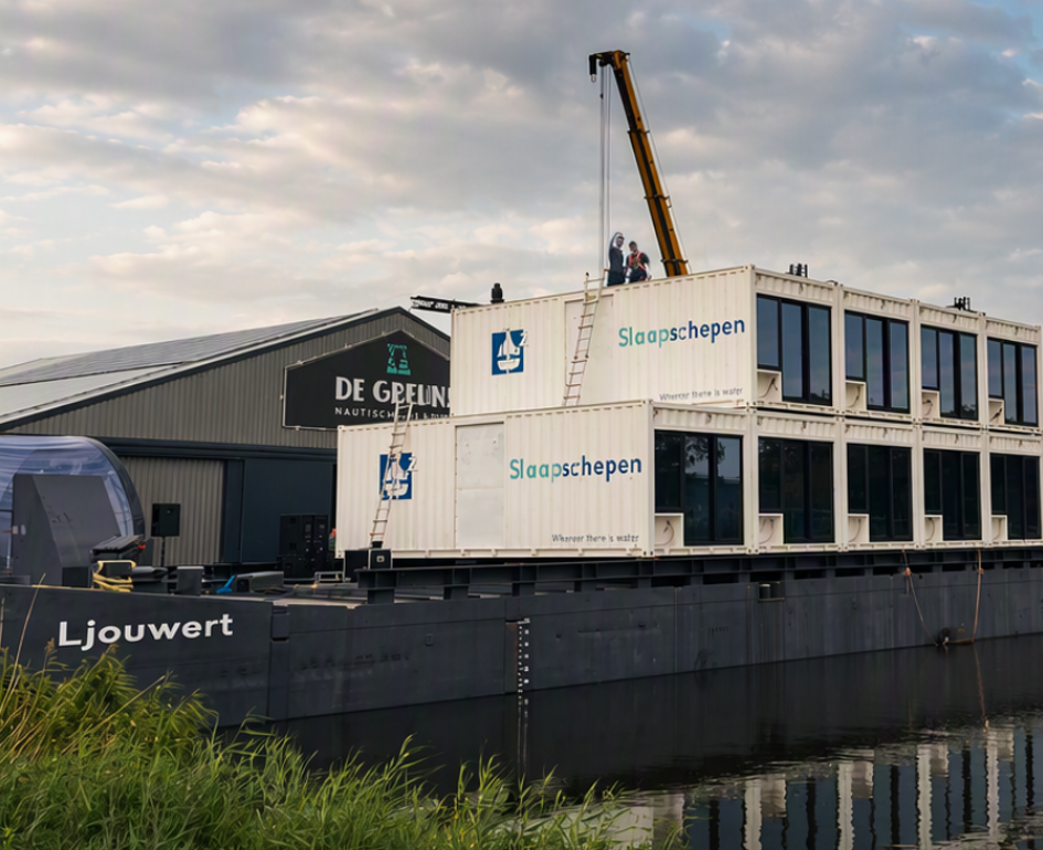  floating accomodations -  tijdelijke woonunits - drijvende verblijfsunits - Ross Tucker Projectinterieur 