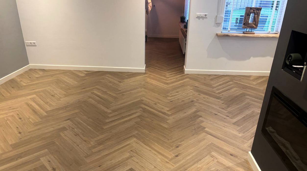 Vloeren Op Maat Projectstoffering Vloerenonderhoud Ross Tucker Projectstoffering (1)
